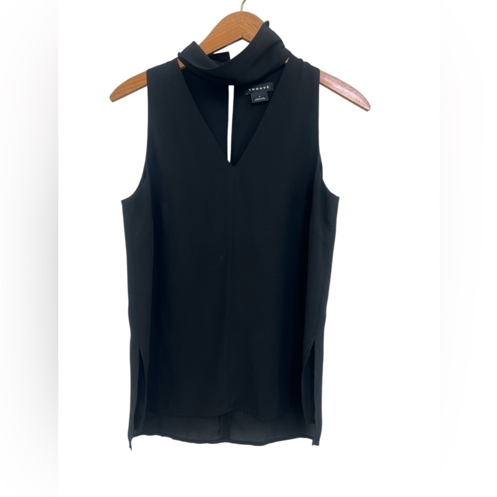 Trouve Black V Neck Sleeveless Top